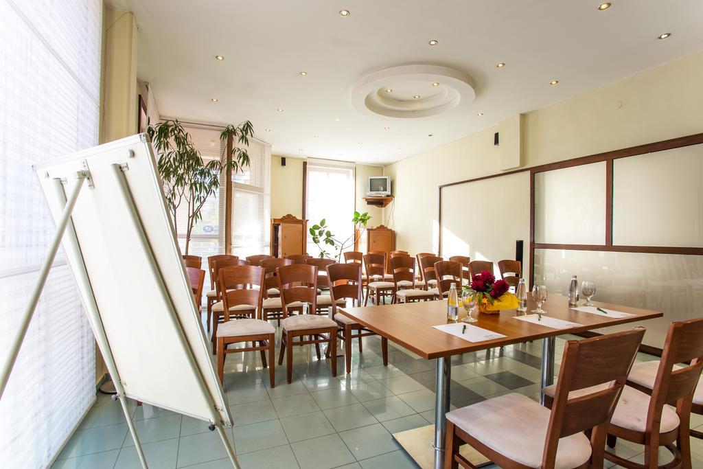 Family Hotel טטבן מראה חיצוני תמונה