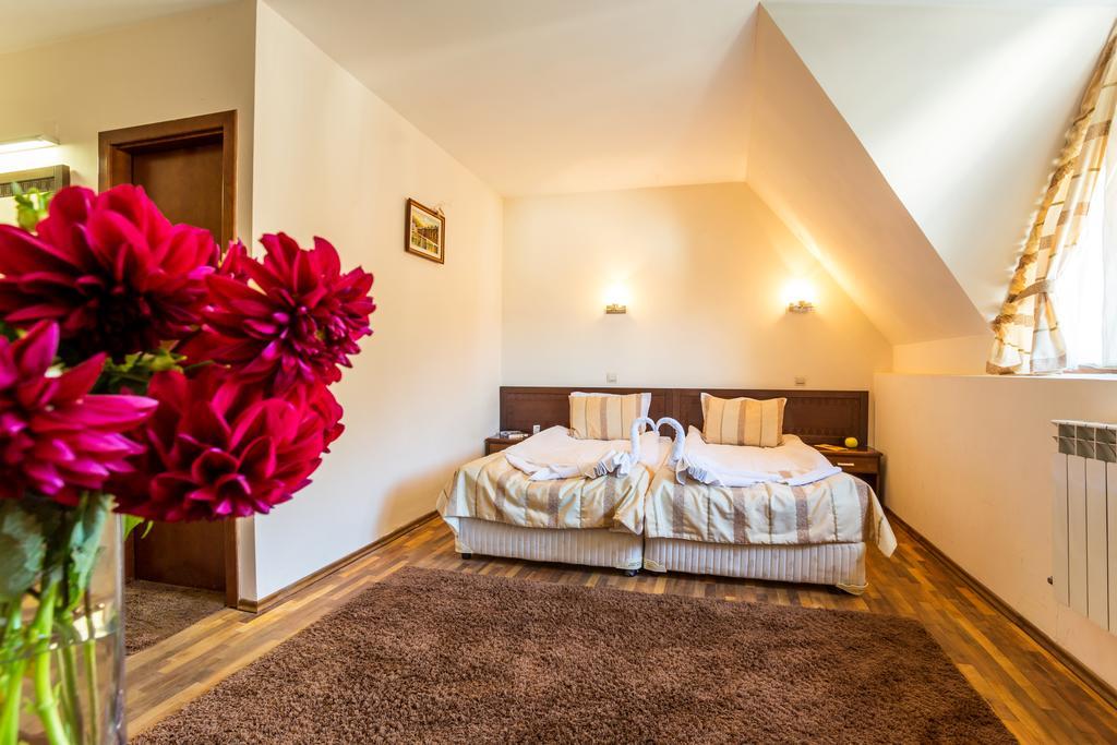 Family Hotel טטבן מראה חיצוני תמונה