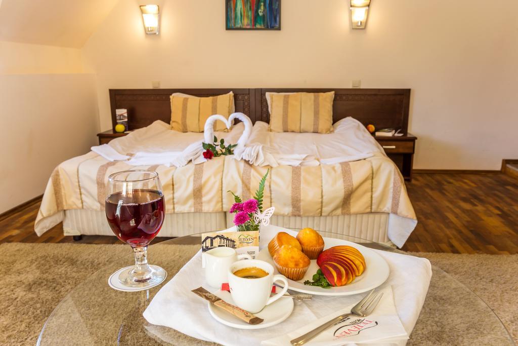 Family Hotel טטבן מראה חיצוני תמונה
