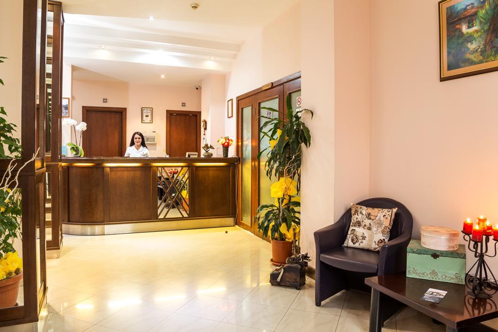 Family Hotel טטבן מראה חיצוני תמונה