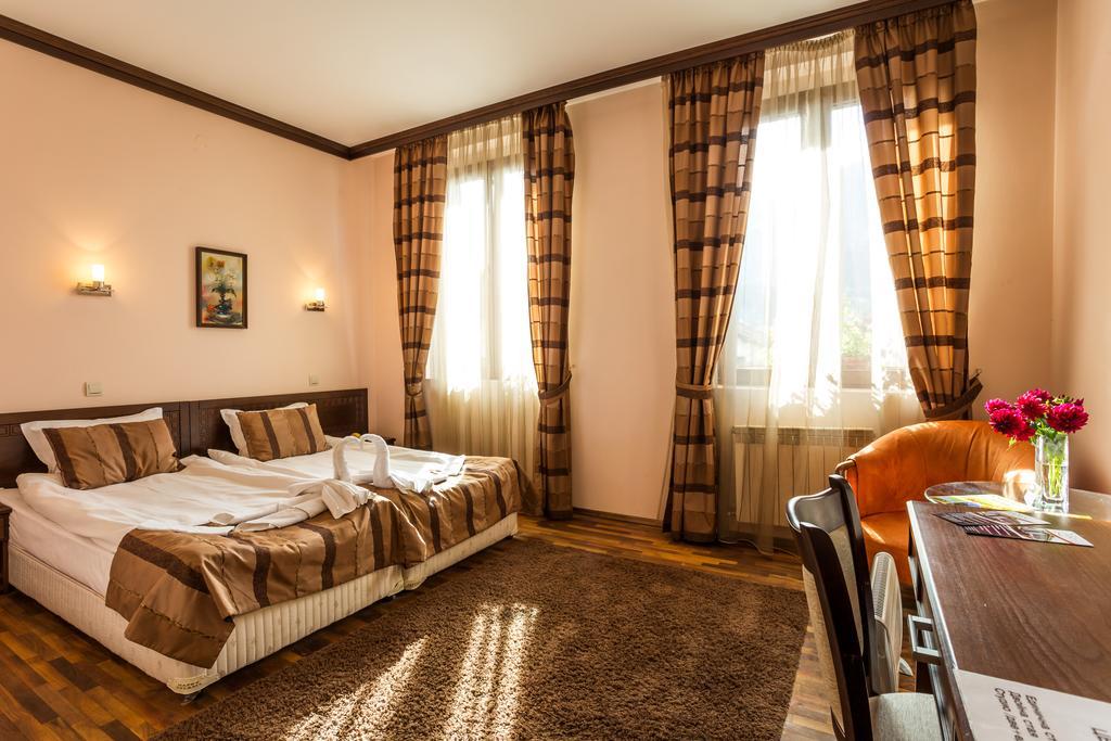 Family Hotel טטבן מראה חיצוני תמונה