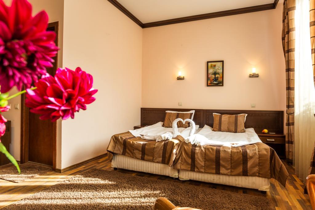 Family Hotel טטבן מראה חיצוני תמונה