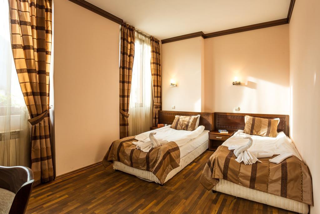 Family Hotel טטבן מראה חיצוני תמונה