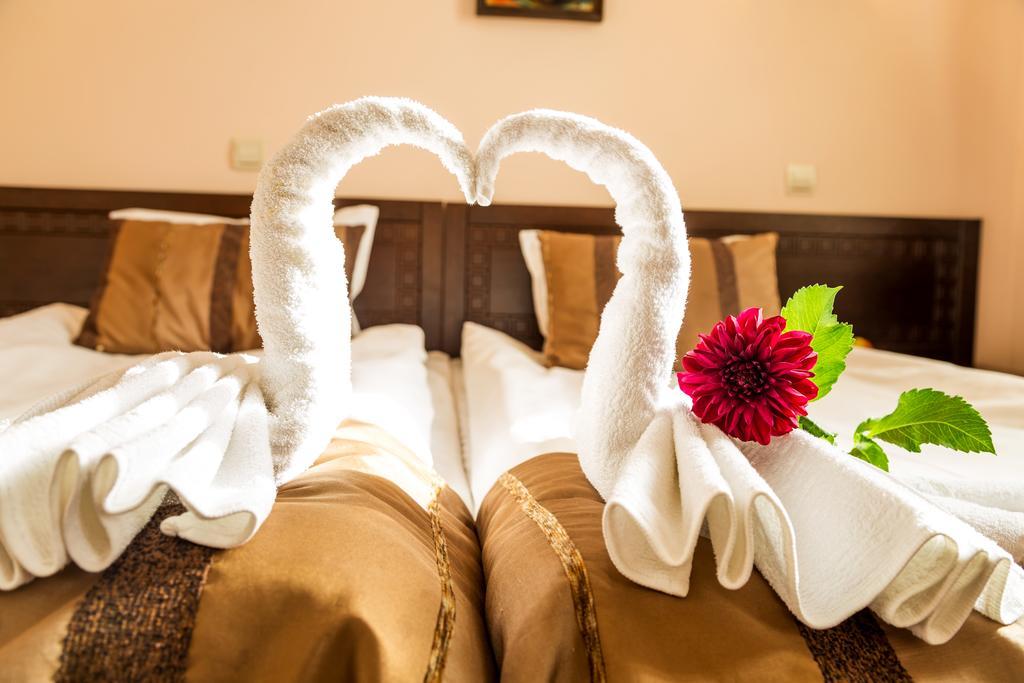 Family Hotel טטבן מראה חיצוני תמונה